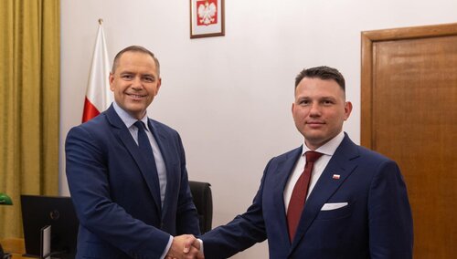 Prezydent-elekt Karol Nawrocki i poseł Sławomir Mentzen