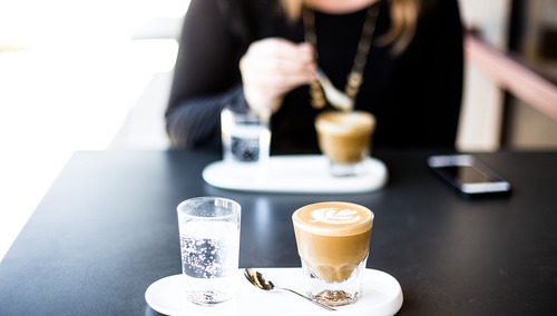 "Degustacje z rachunkiem", "schowki na narty" zamiast pokoi do wynajęcia. Polacy obchodzą obostrzenia