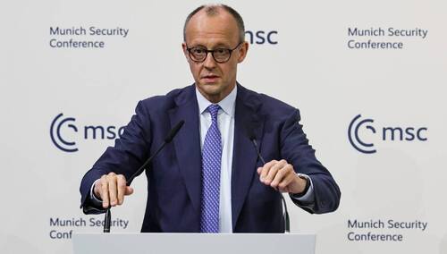 Kanclerz Niemiec Friedrich Merz przemawia podczas Monachijskiej Konferencji Bezpieczeństwa