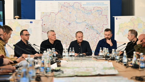 Sztab kryzysowy z premierem