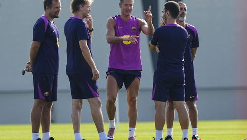 Robert Lewandowski na treningu drużyny w Joan Gamper Sports City w Sant Joan Despi w Barcelonie