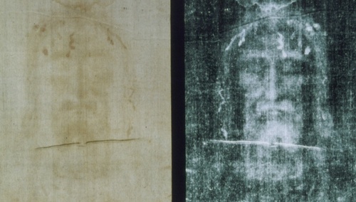 Pozytyw i negatyw twarzy postaci na Całunie Turyńskim 