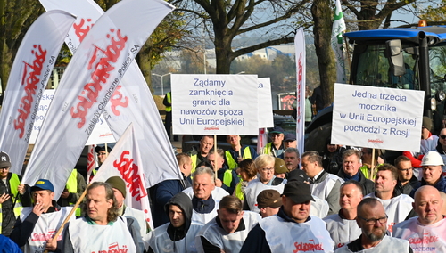 Protest przed urzędem wojewódzkim w Szczecinie