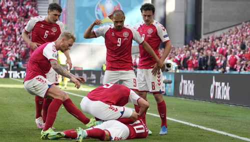 Christian Eriksen tuż po upadku