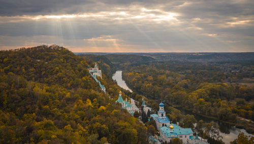 Widok na Świętą Górę, ławrę i rzekę Doniec