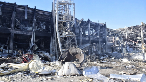 Zniszczenia po rosyjskim ataku rakietowym na Odessę w nocy z 9 na 10 maja