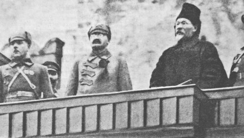 Andriej Bubnow, Kliment Woroszyłow, Lew Trocki, Michaił Kalinin i Michaił Frunze. Mauzoleum Lenina. 1924