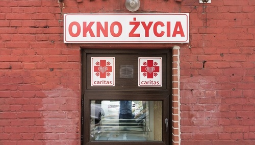 Okno życia przy ul. Hożej 53 w Warszawie