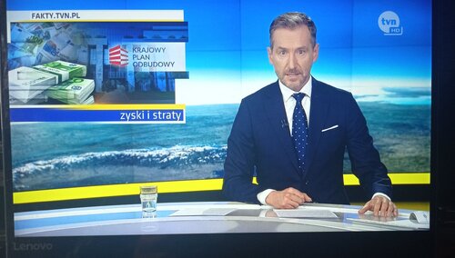Piotr Kraśko prowadzący "Fakty" TVN