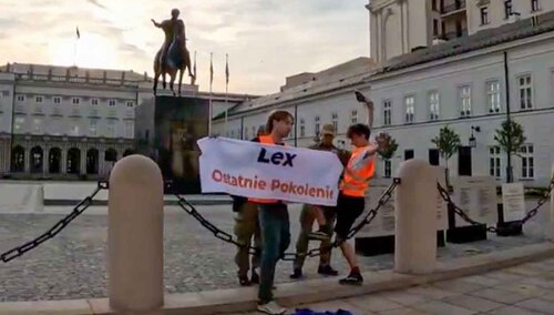 Aktywiści wdarli się na teren Pałacu Prezydenckiego