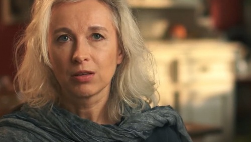 Powrót Tuska jak... "nawiedzenie tej ziemi przez Papieża Polaka"? Odlot Gretkowskiej