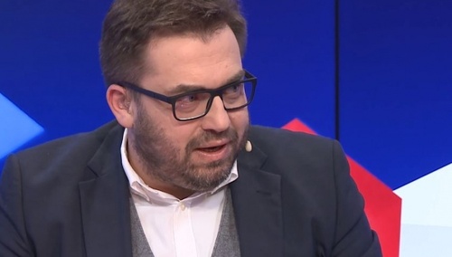 "Czy najbardziej patriotyczne będą VW, BMW i Audi?". Węglarczyk szydzi z nowej formy Marszu Niepodległości