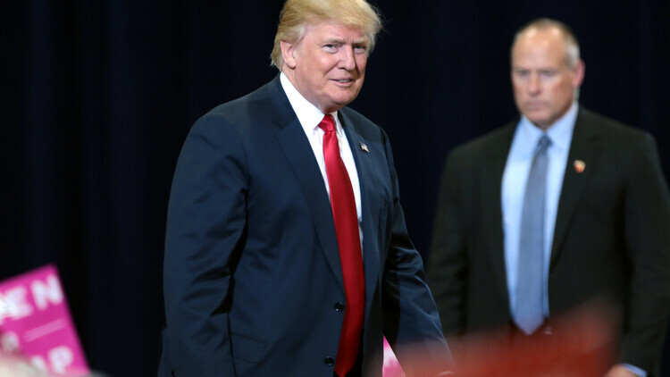 USA: Według sondażu Rasmussen Reports Donald Trump miażdży Joe Bidena w następnych wyborach prezydenckich