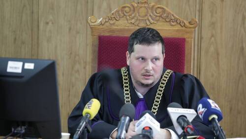  Sędzia Tomasz Trębicki na sali rozpraw Sądu Rejonowego Warszawa-Śródmieście