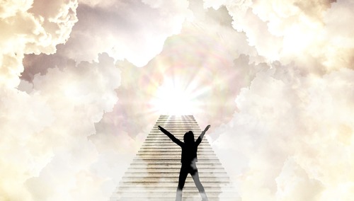 Bp Długosz: Człowiek buntuje się przeciwko śmierci, bo w duszy ma zaszczepioną wieczność