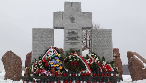 Pomnik ku czci Polaków pomordowanych przez ukraińskich nacjonalistów w Hucie Pieniackiej
