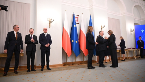 Wręczenie orderów i odznaczeń państwowych zasłużonym pracownikom Państwowej Inspekcji Pracy