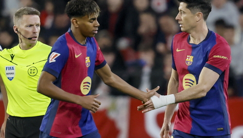 Lamine Yamal i Robert Lewandowski