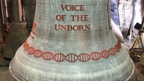 Uroczystość odlania dzwonu