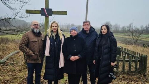 Członkowie poszukiwań w Ugłach