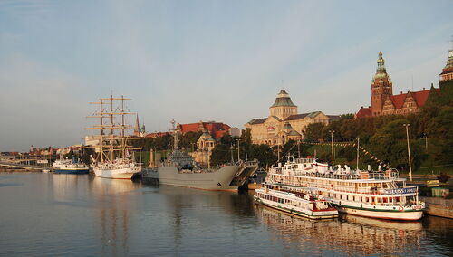Wały Chrobrego w Szczecinie i Nabrzeże Kapitańskie Portu szczecin
