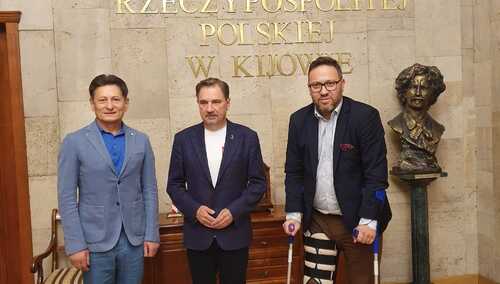 Piotr Duda na Ukrainie. Spotkanie w polskiej ambasadzie