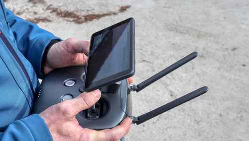 Konsola do operowania dronem (zdj. ilustracyjne)