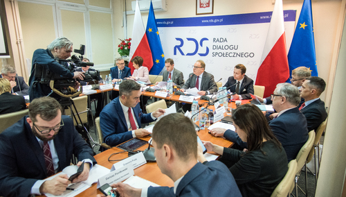 Opinia dotycząca powoływania i odwoływania członków Rady Dialogu Społecznego w okresie obowiązywania stanu zagrożenia epidemicznego albo stanu epidemii