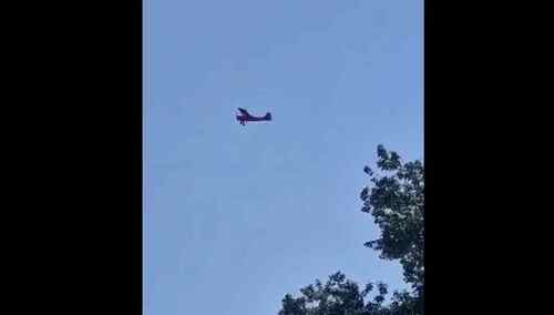 Samolot nad marszem Tuska