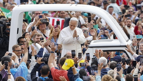 Leon XIV z wiernymi na Placu św. Piotra
