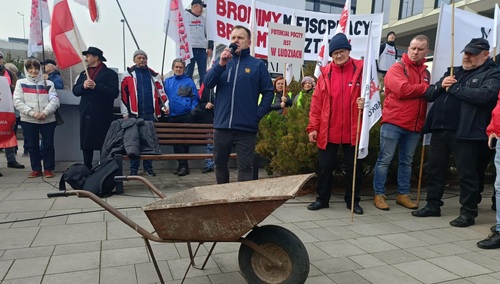 Protest przed siedzibą Poczty Polskiej