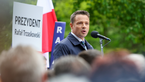 Rafał Trzaskowski podczas wiecu w Kędzierzynie-Koźlu