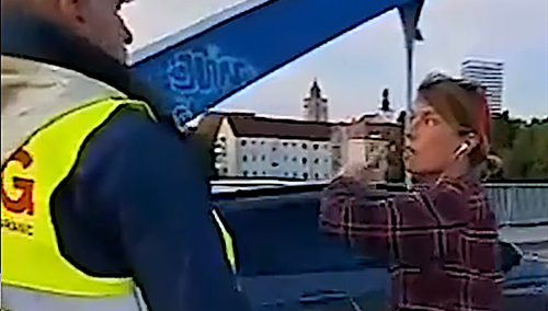 Atak agresywnej Niemki na moście w Słubicach