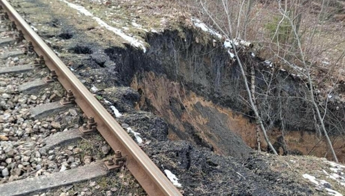 Nowe zapadlisko w Trzebini. Doszło do uszkodzenia torowiska