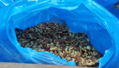 KAS zatrzymała transport 18 ton przeterminowanych bakalii