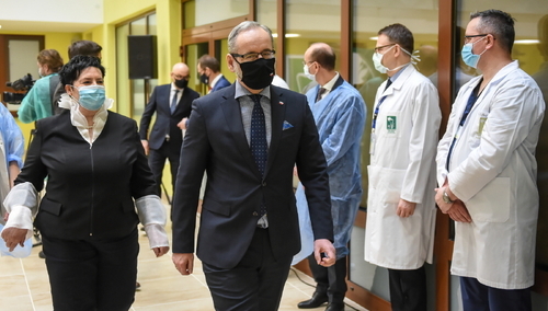 Hotele tylko dla dorosłych? Rząd rozważa dodatkowe obostrzenia