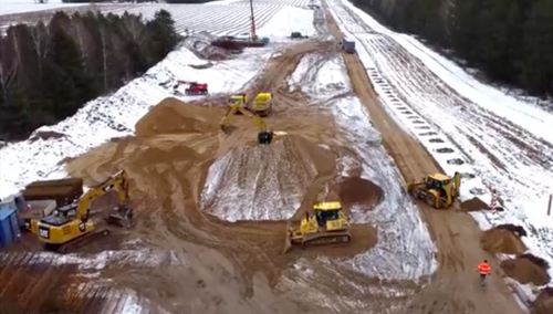 [WIDEO] Tak powstaje zapora na polsko-białoruskiej granicy. Straż Graniczna publikuje nagranie
