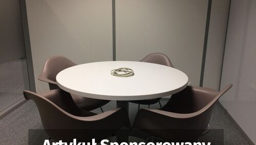 Okrągły stół do nowoczesnego salonu