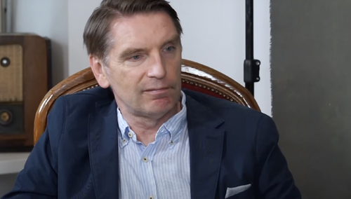 Członek Młodych Demokratów grzecznie upominał Tomasza Lisa. Chwilę później składał samokrytykę, ostatecznie zlikwidował konto