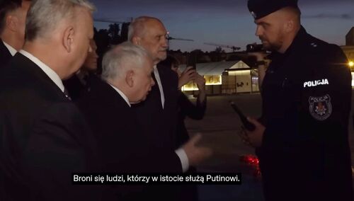 Rozmowa Jarosława Kaczyńskiego z policjantami