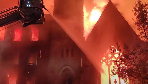 pożar kościoła na Manhattanie