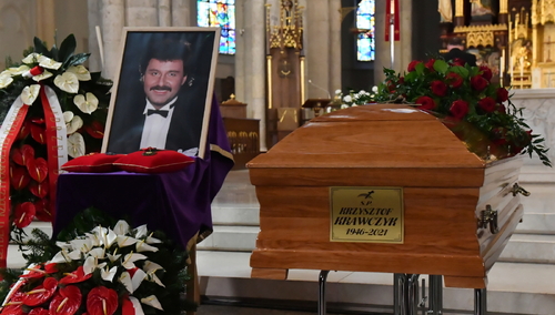 Ostatnie pożegnanie. Rozpoczęły się uroczystości pogrzebowe Krzysztofa Krawczyka