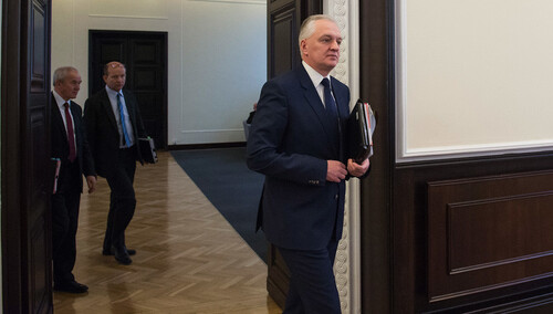 Nieoficjalnie: Porozumienie nie poprze kandydata PiS na RPO. Zagłosuje za kandydatem innej partii