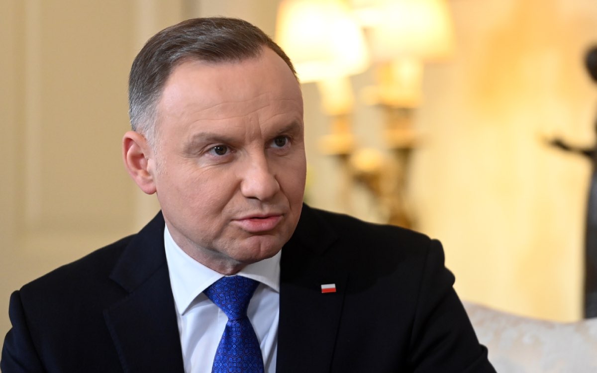 Andrzej Duda w Pałacu Buckingham. Rozpoczęło się spotkanie „w cztery ...