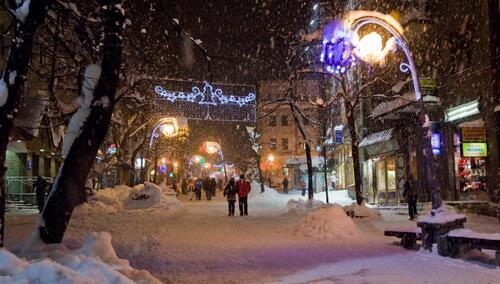 Bunt przedsiębiorców. Pomimo obostrzeń otwarta restauracja na Krupówkach