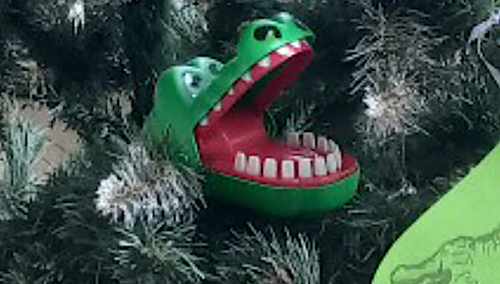 Krokodyl na choince sędziów z Iustiutii i Themis