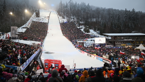Stadion Muehlenkopfschanze podczas pierwszej rundy konkursu dużej skoczni mężczyzn na przystanku Pucharu Świata w skokach narciarskich FIS w Willingen w Niemczech
