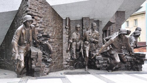 Sondaż: Wysokie poparcie dla polskich roszczeń w sprawie reparacji od Niemiec