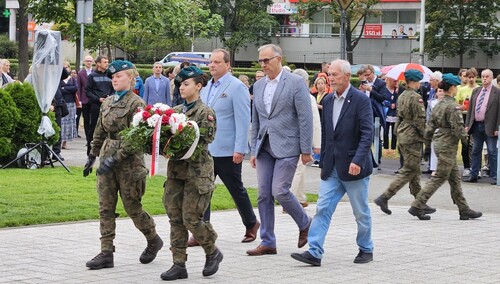 83 rocznica mordu profesorów lwowskich. „S” złożyła kwiaty pod pomnikiem zamordowanych naukowców