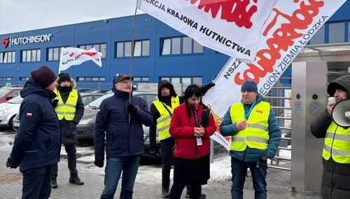 Pikieta przed zakładem Hutchinson w Zawadzie